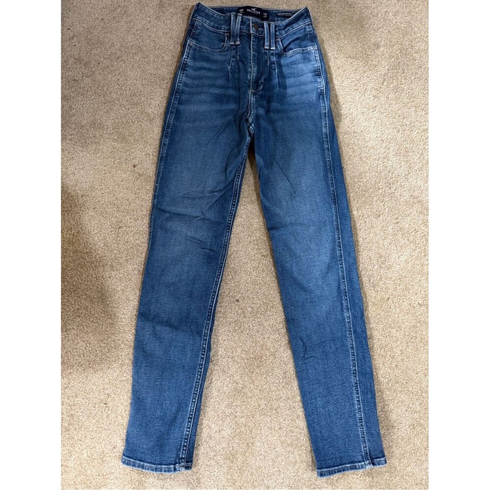 Hollister Medium Blue Ultra High Rise Mom Jeans With Extra Long Belt Loop Accent